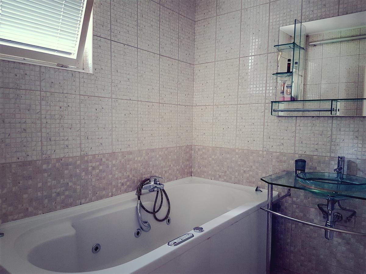Cosy And Chic... Parking Included Apartamento Saraievo Exterior foto
